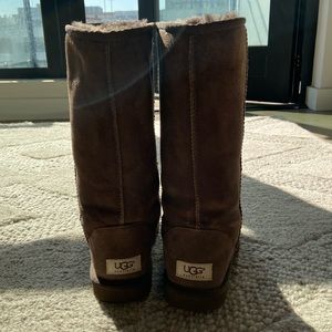 Women’s UGG Australia Classic Tall - Size 6